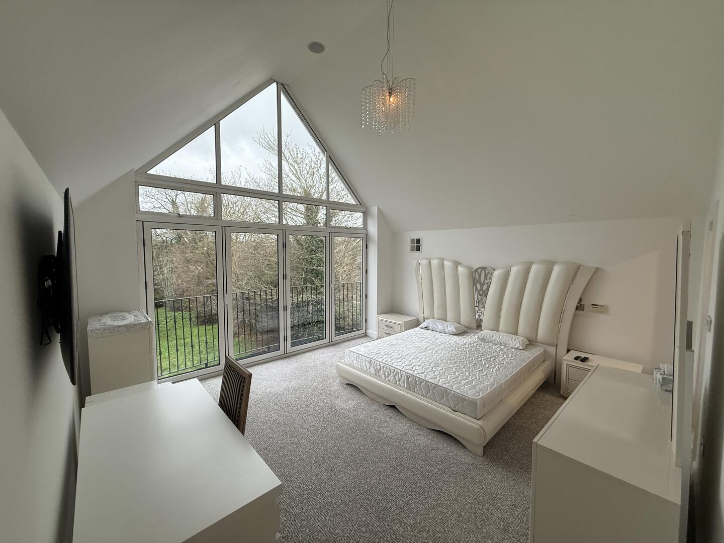 Fairfield Approach, Staines-Upon-Thames